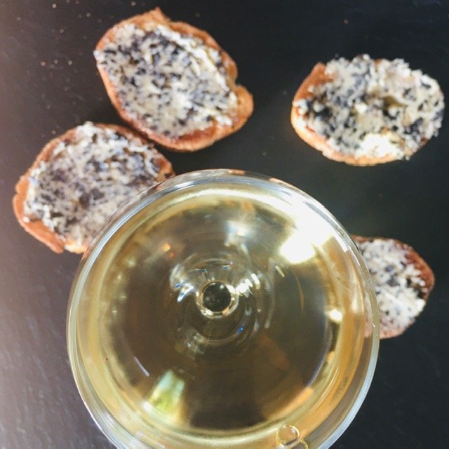 degustation de toasts au beurre de truffe